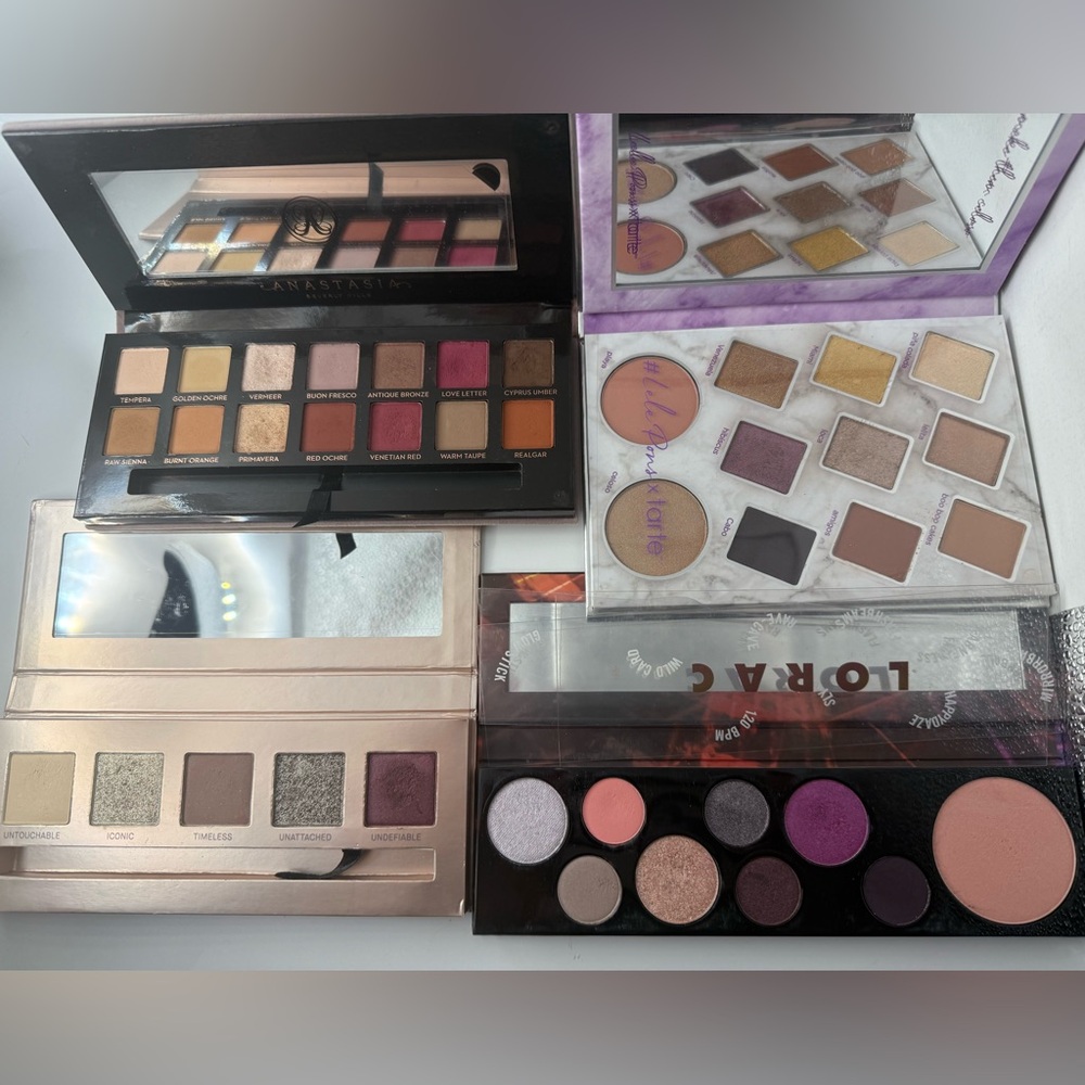 BUNDLE LOT OF VARIOUS HIGH-END EYESHADOW PALLETS - AS IS